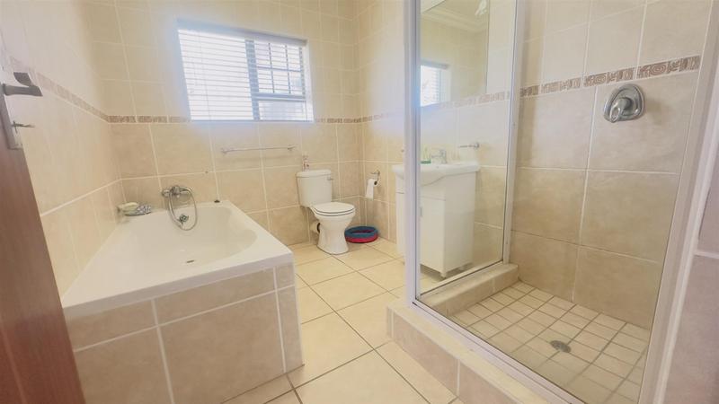 3 Bedroom Property for Sale in Reebok Western Cape
